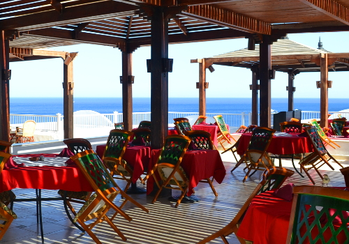 Terrasse beim Hauptrestaurant im Siva Sharm