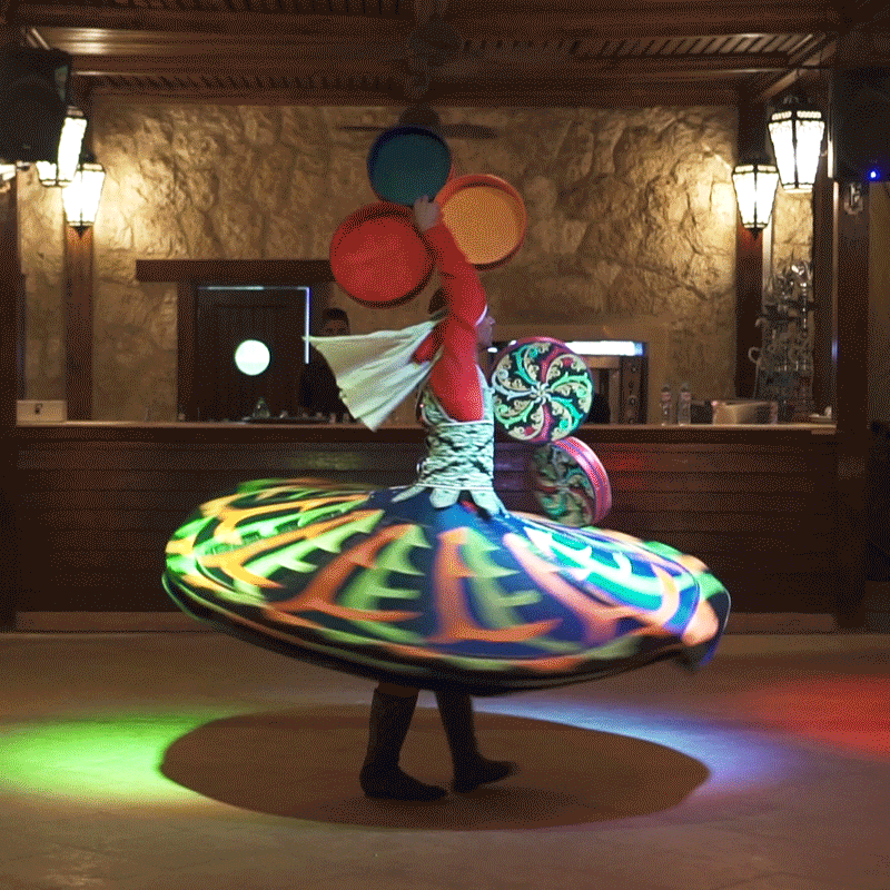 Das bietet ein orientalischer Abend: Traditonelle Tänze und viel Entertainment