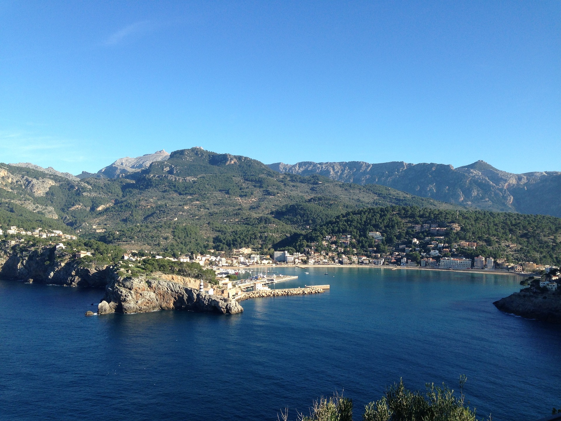 Port de Soller mit Hotels auf Mallorca